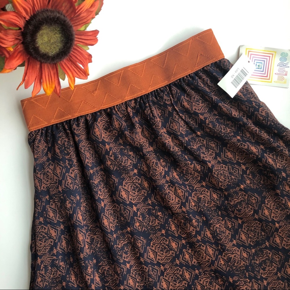 NWT - LuLaRoe Lola Skirt - Size XS